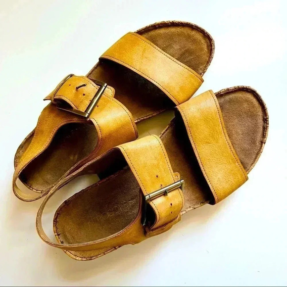 Aerosoles Compass Flat Sandals - Picture 4 of 8